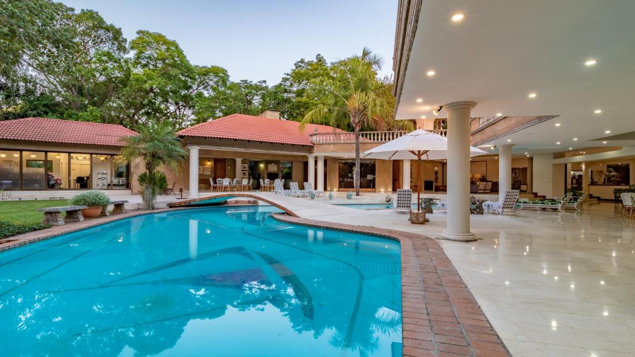 Bed and Breakfast Christies At 32 On Russell Mbombela Exterior foto